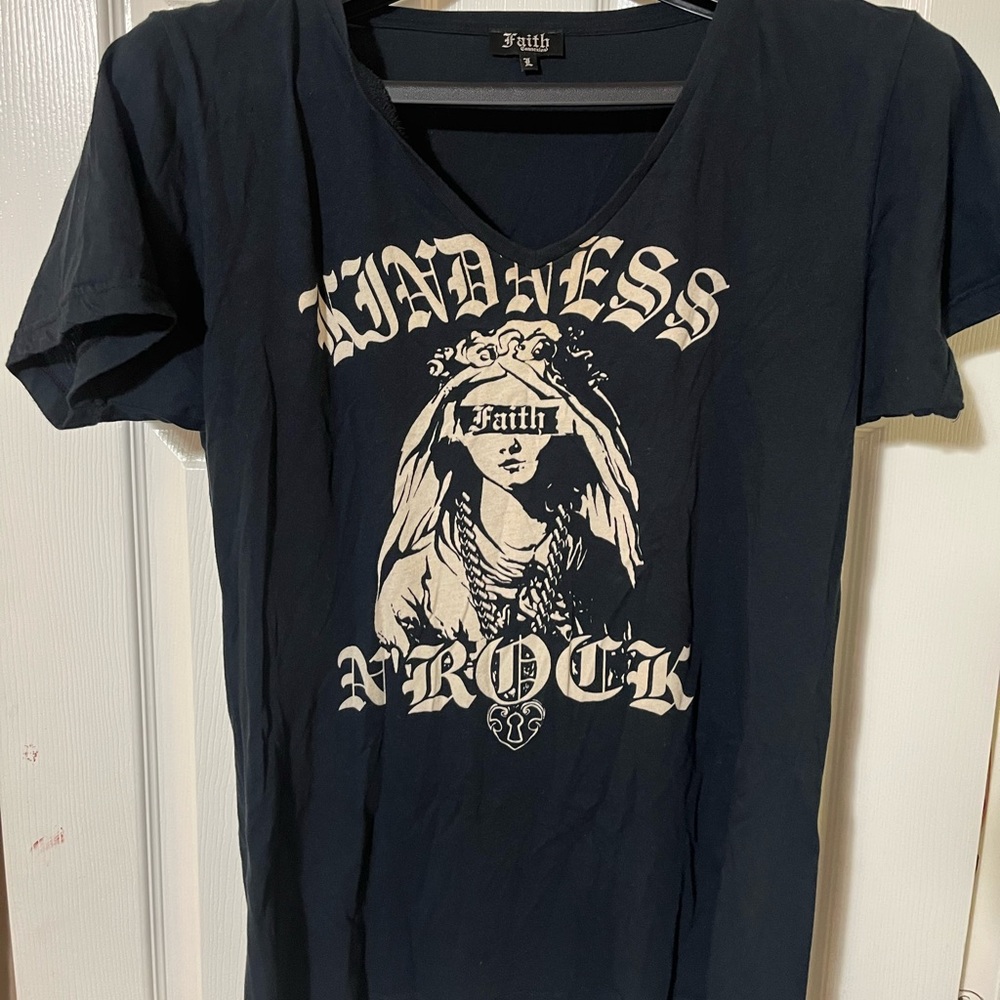 Faith V-Neck SZ:LG